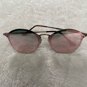 Pink reflective sunglasses